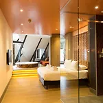Manzo's Hotel