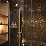 Manzo's Hotel