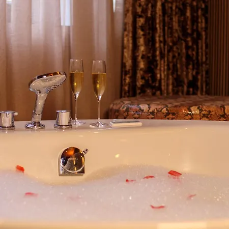 فندق Manzo's سانداكم