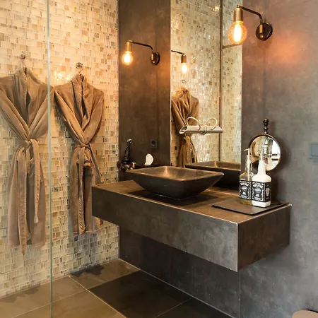 Manzo's فندق سانداكم