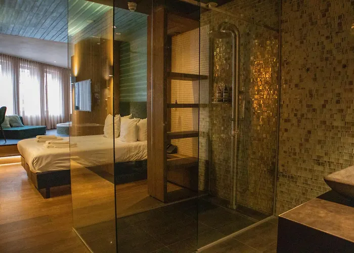 Manzo's سانداكم