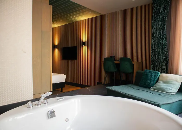 מלון Manzo's זנדאם